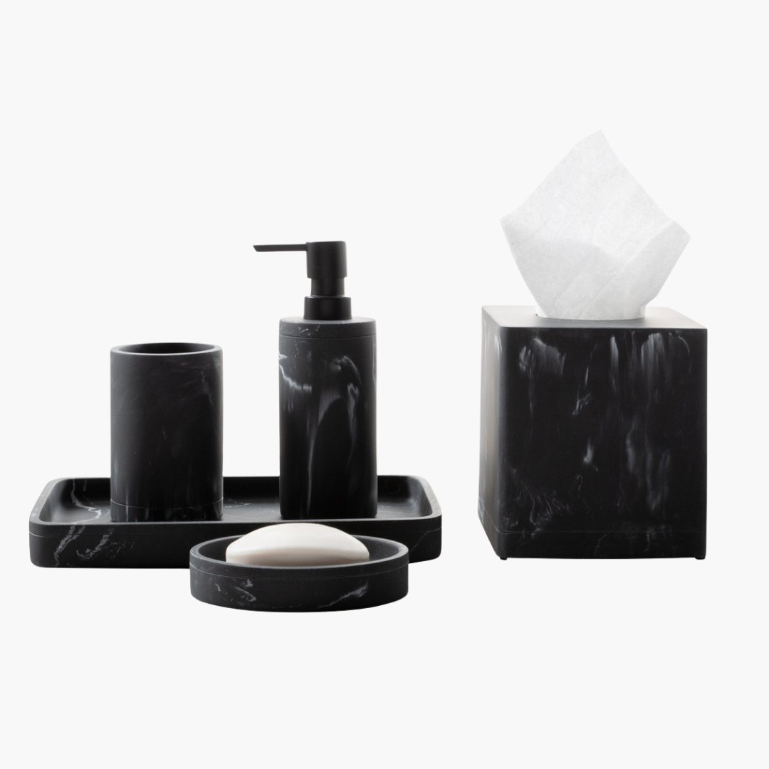 Resina de mármol negro y blanco de Michaelangelo Tu/Tbh