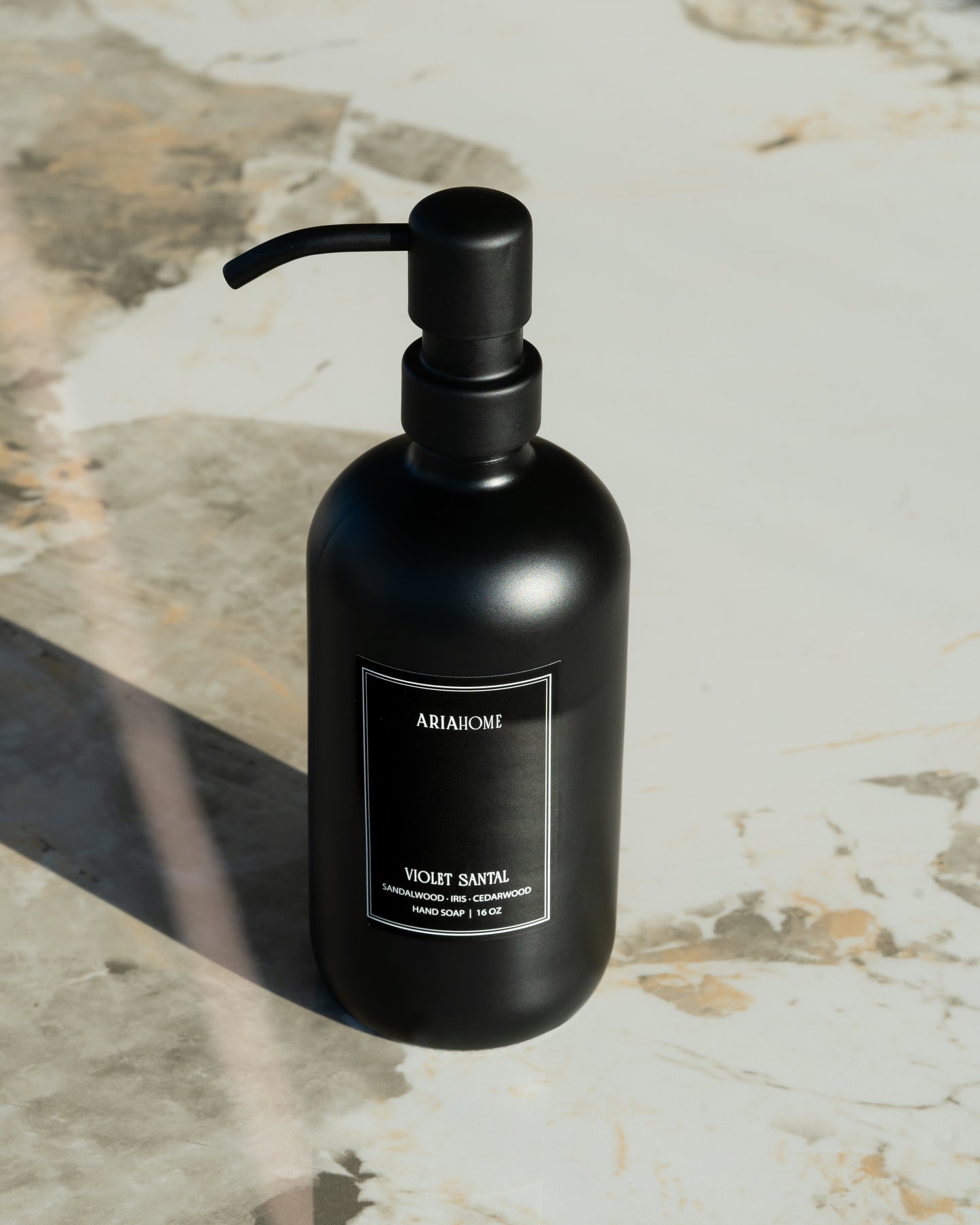 Jabón de manos 16 oz - Violet Santal