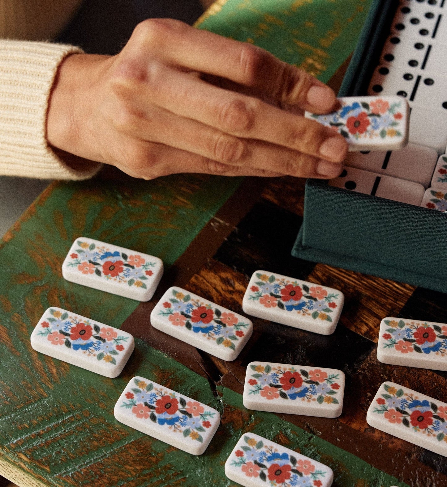 Strawberry Fields Dominoes Set