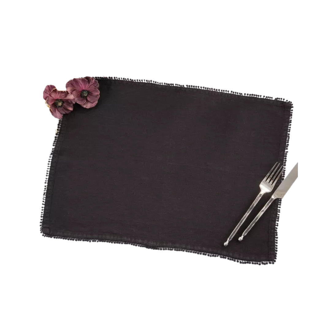 Mantel individual con diseño de pompones, color negro, 14 x 20 pulgadas