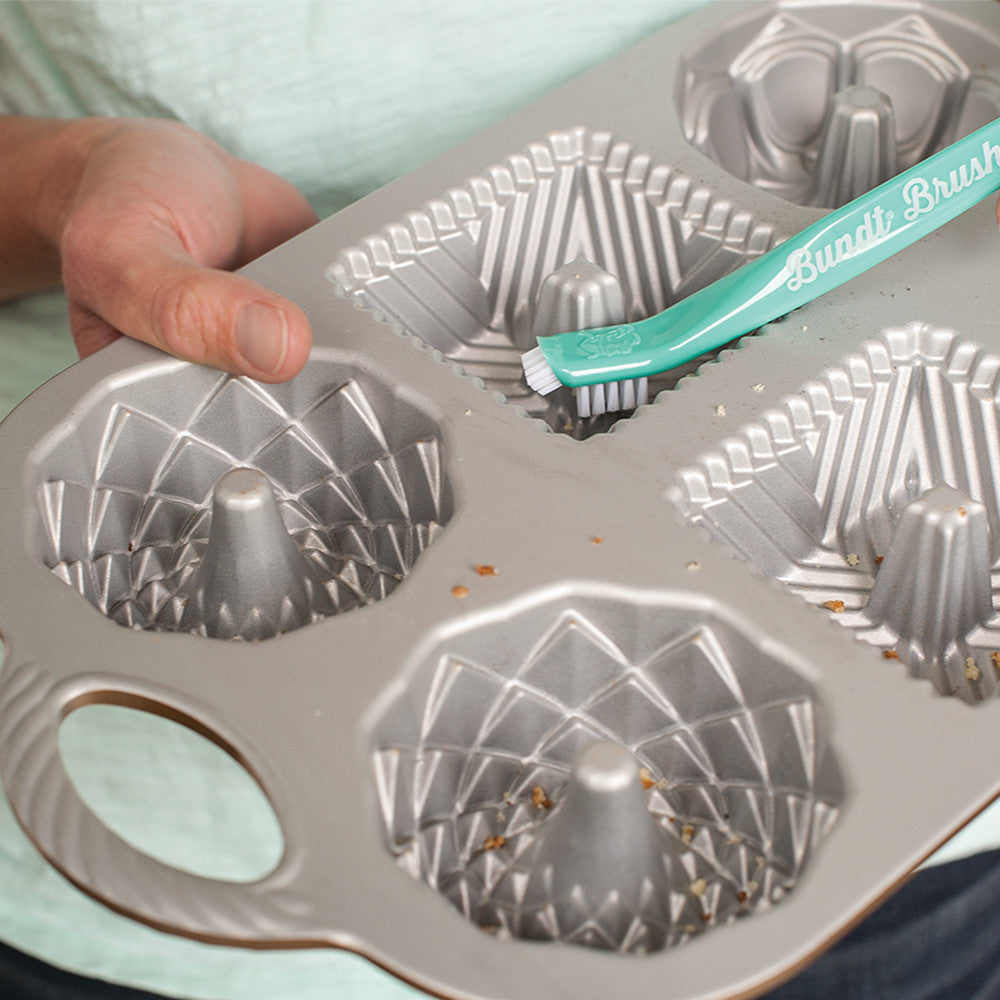 La herramienta de limpieza Bundt® definitiva