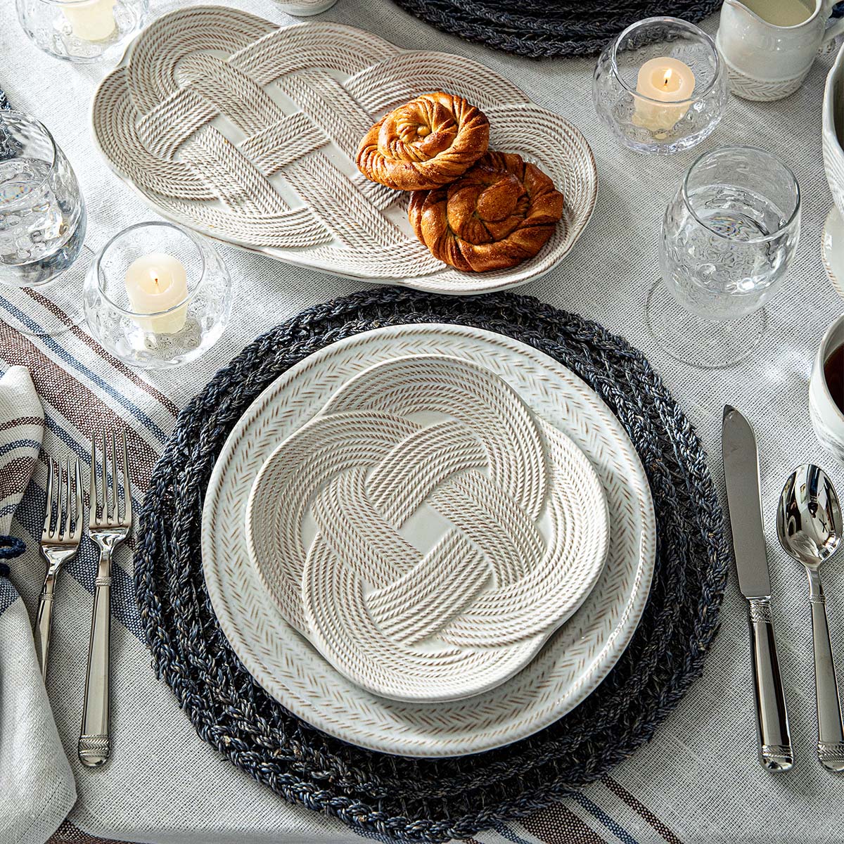 Le Panier Dinner Plate - Whitewash