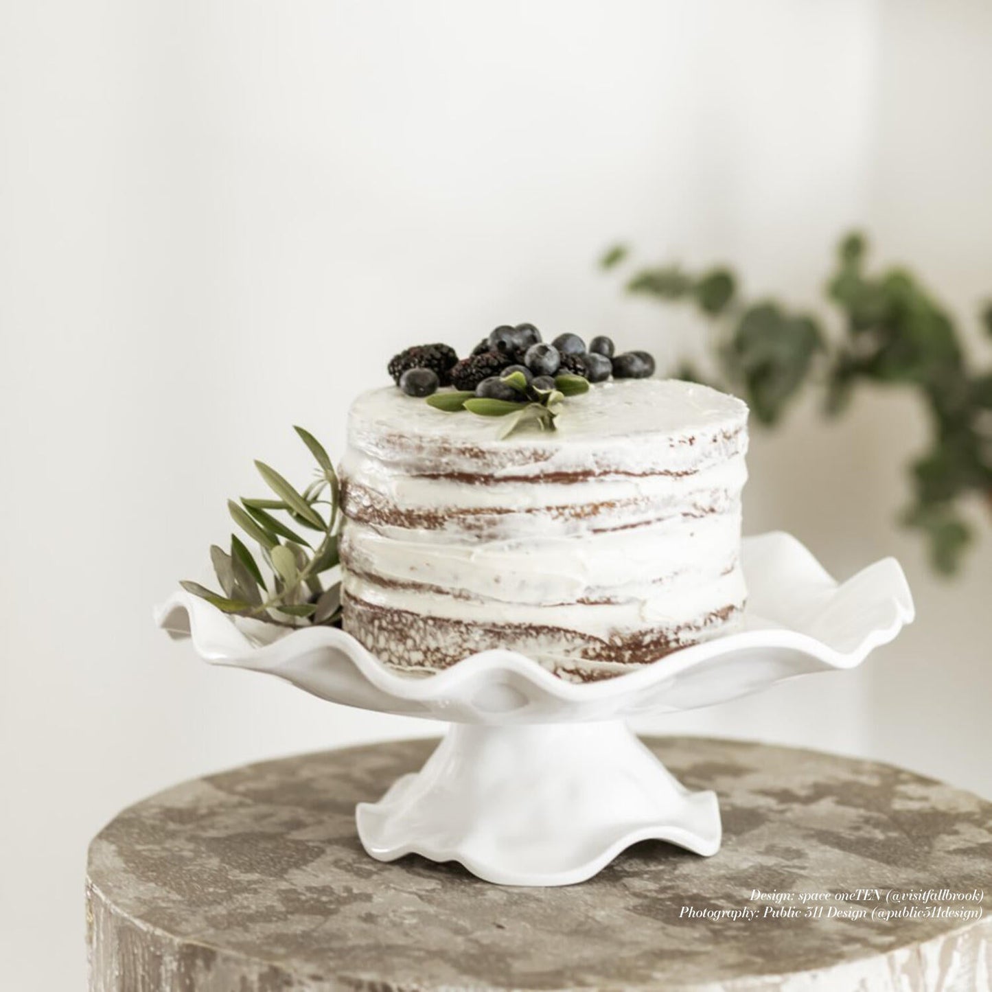 VIDA Havana Pedestal Cake Plate White
