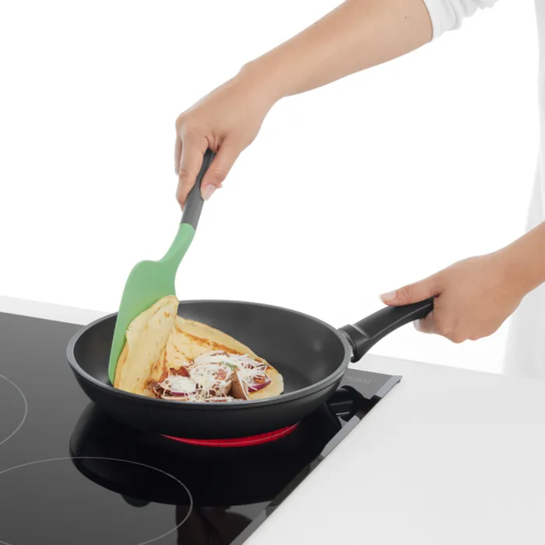 Spatula for Omelets and Crêpes