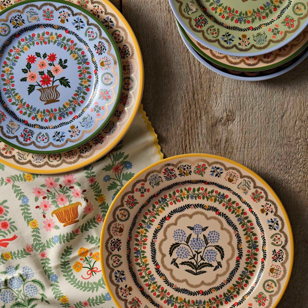 Rosette Porcelain Dinner Plate Set