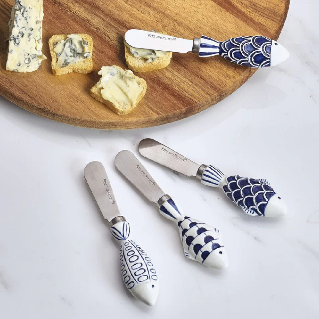 Set of 4 Blue Fin Spreaders, Assorted