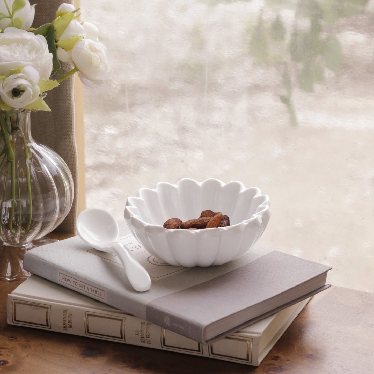 VIDA Vienna Mini Bowl with Spoon White
