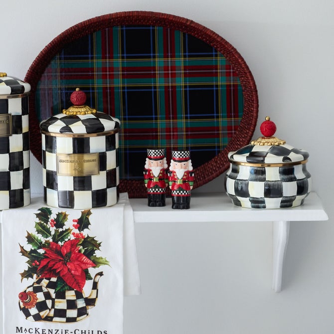 Classic Courtly Nutcracker Salt & Pepper Set