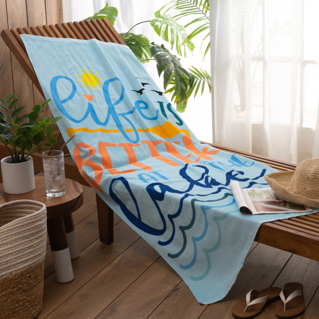 Toalla de playa de terciopelo Life Is Better de 30" x 60"