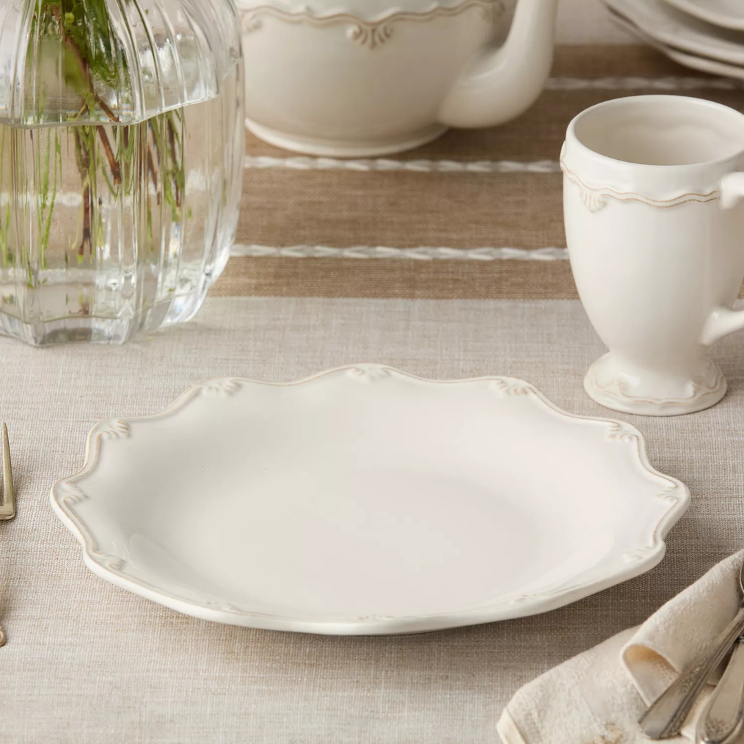 Heritage Scroll Dinner Plate