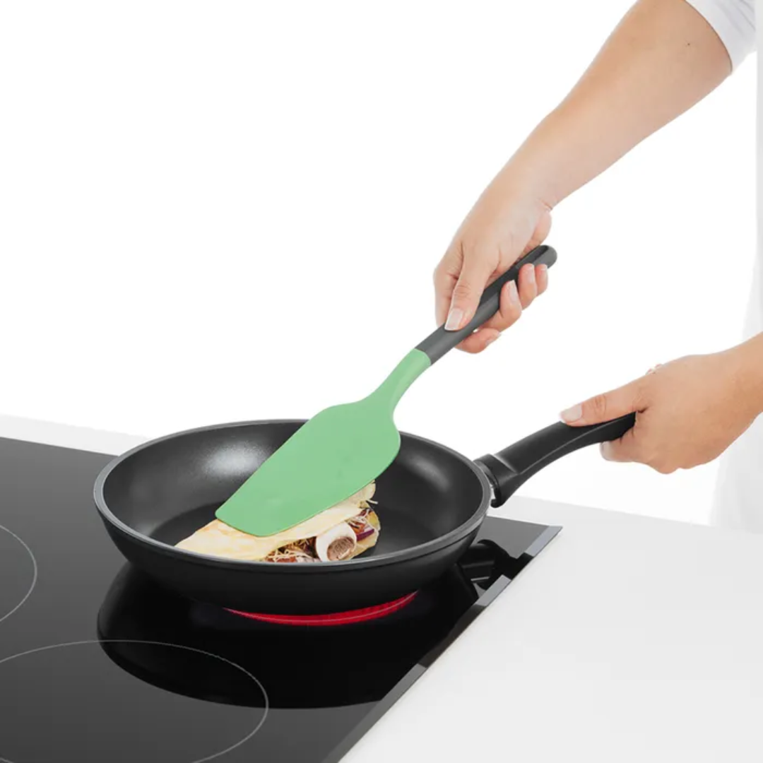 Spatula for Omelets and Crêpes