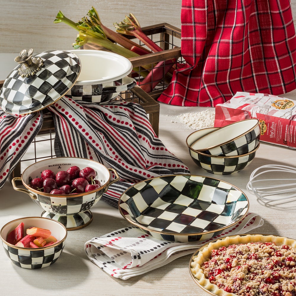Courtly Check Pie Plate