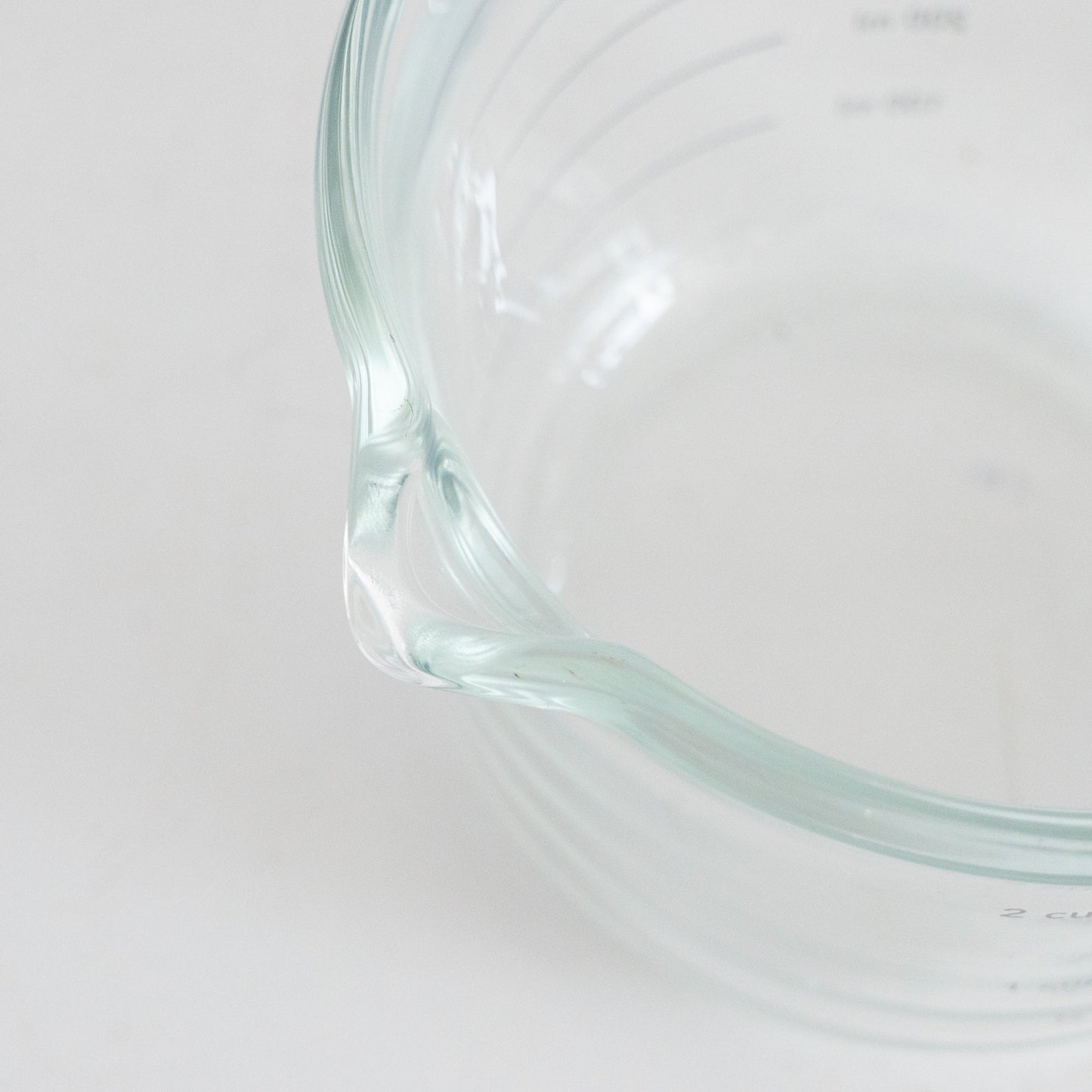 Glass Measuring Cup With Glass Citrus Juicer Lid