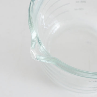 Glass Measuring Cup With Glass Citrus Juicer Lid