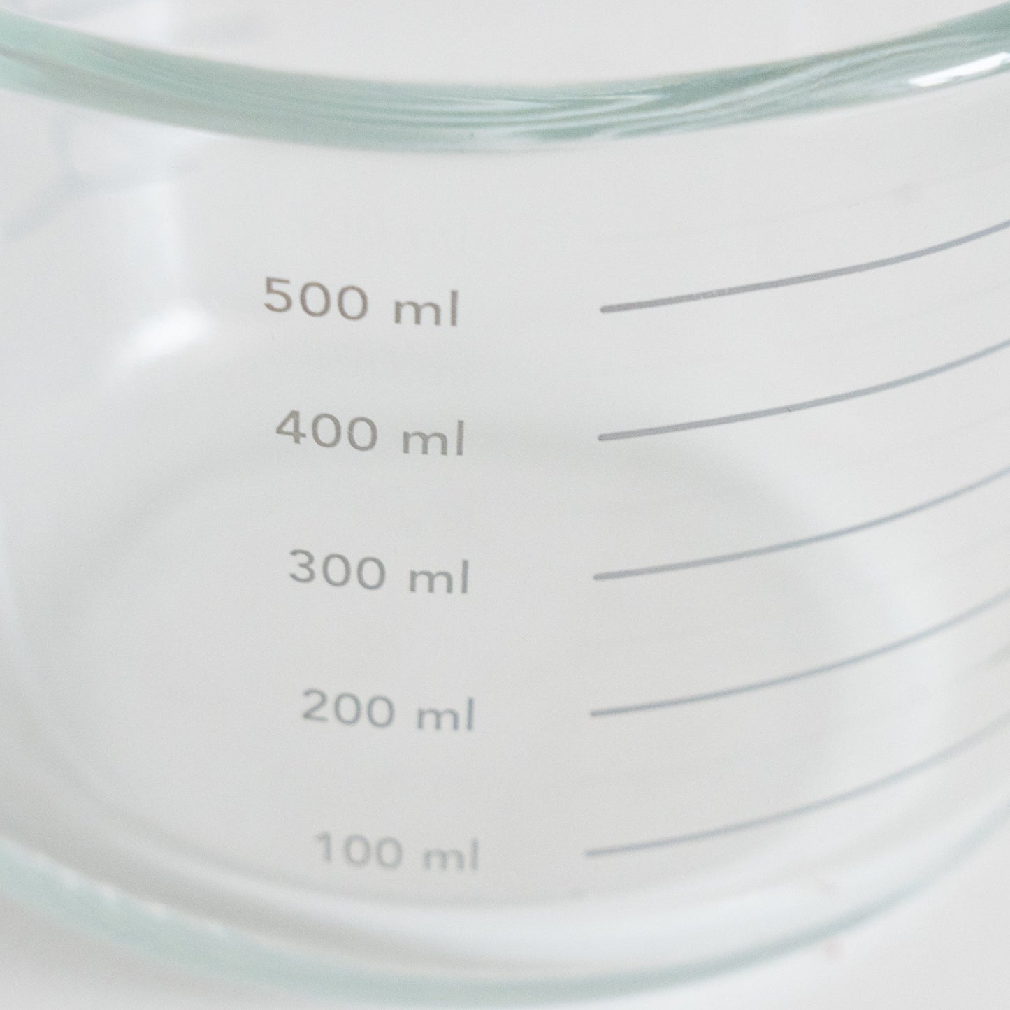 Glass Measuring Cup With Glass Citrus Juicer Lid