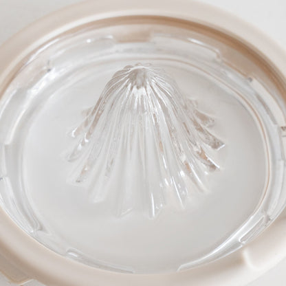 Glass Measuring Cup With Glass Citrus Juicer Lid