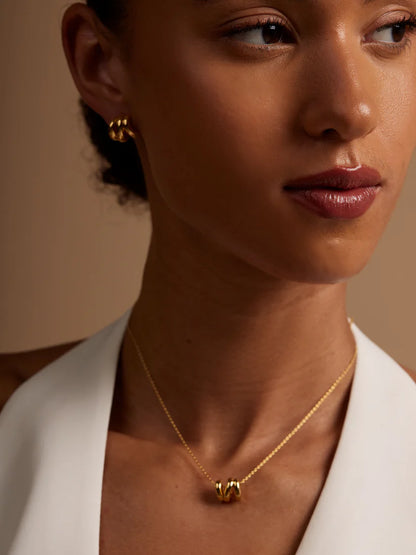 Claw Pendant Necklace Gold