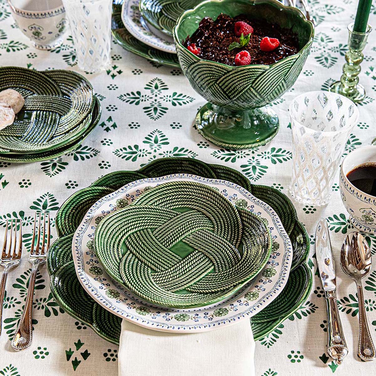 Le Panier Mystic Knot Dessert/Salad Plate - Basil