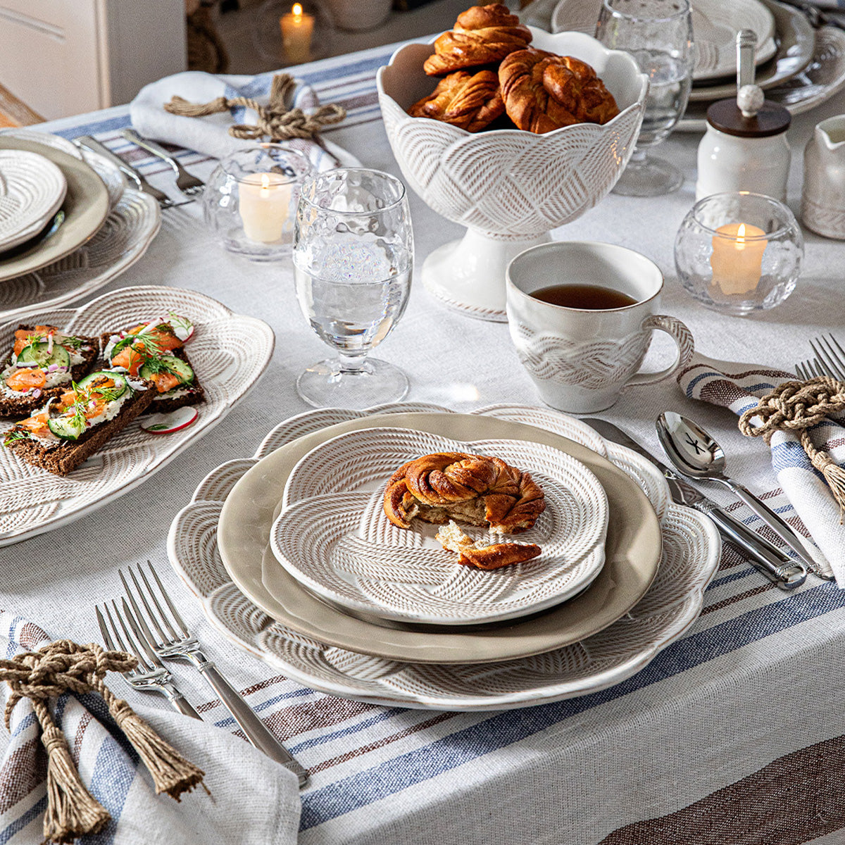 Le Panier Mystic Knot 15" Hostess Tray - Whitewash