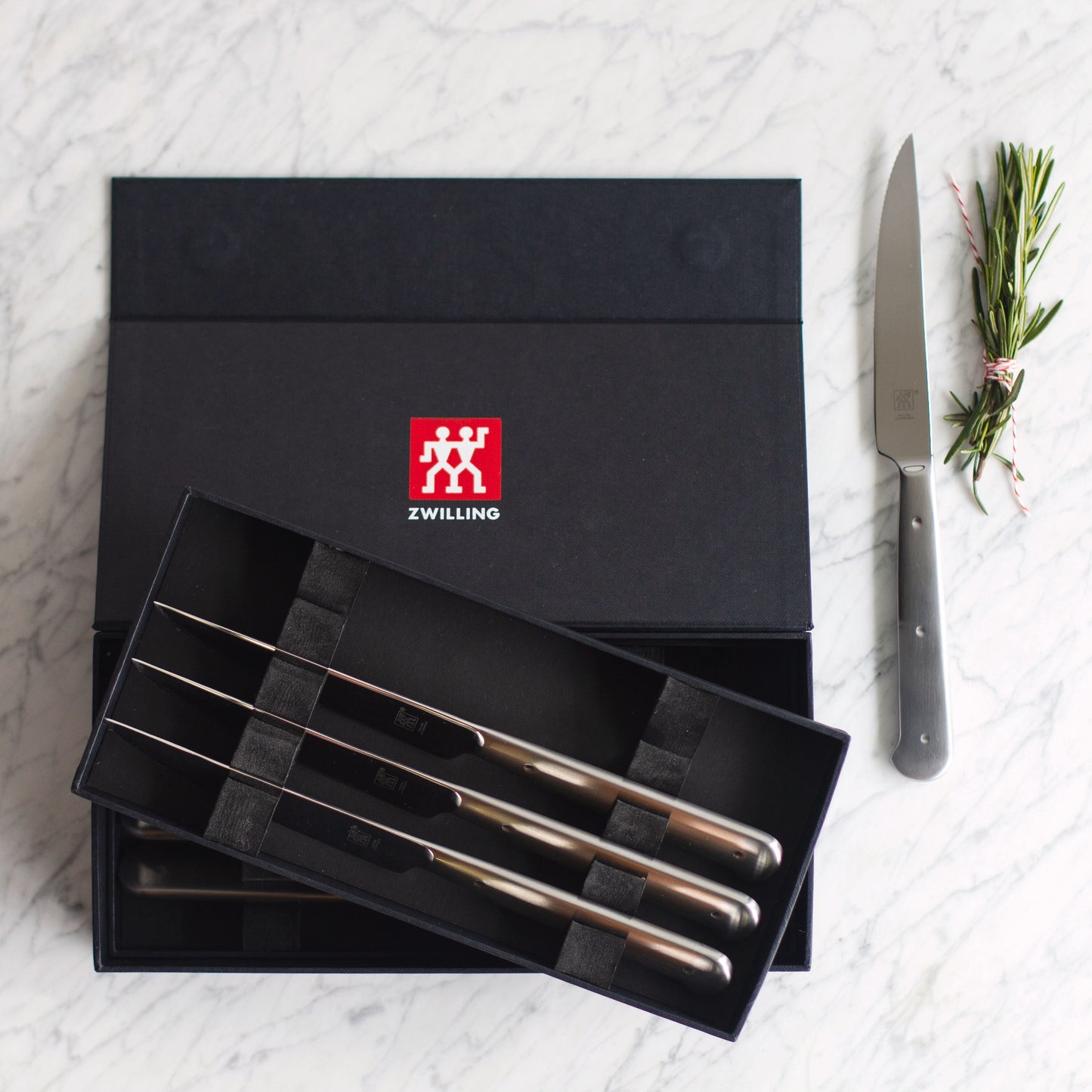 18/10 Stainless Steel Porterhouse Steak Knife Set In Black Presentation Box Set of 8